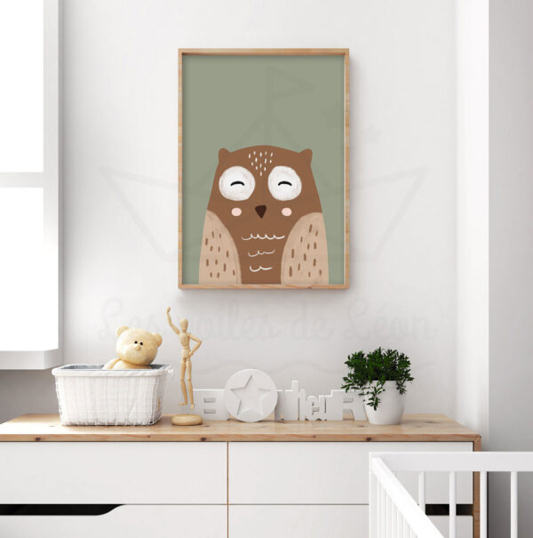 cadre hibou beige fond vert kaki décoration chambre bébé forêt