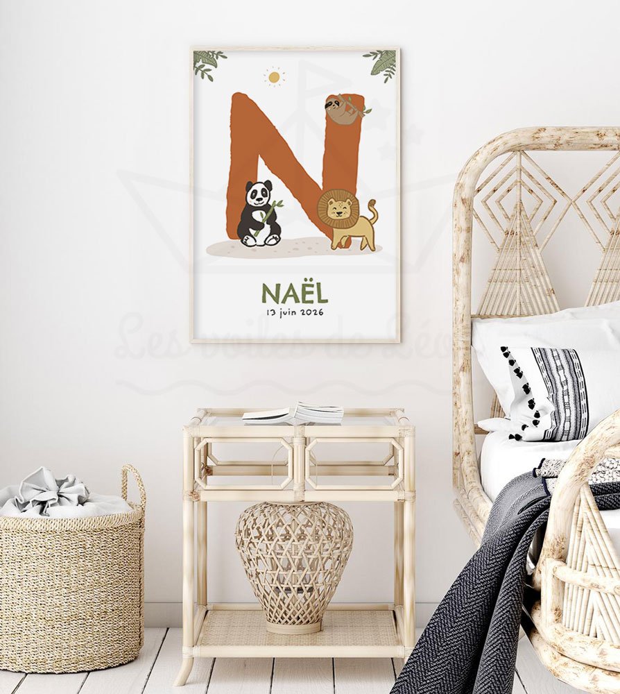 Décoration chambre bébé safari au dessus du lit avec affiche jungle enfant personnalisée