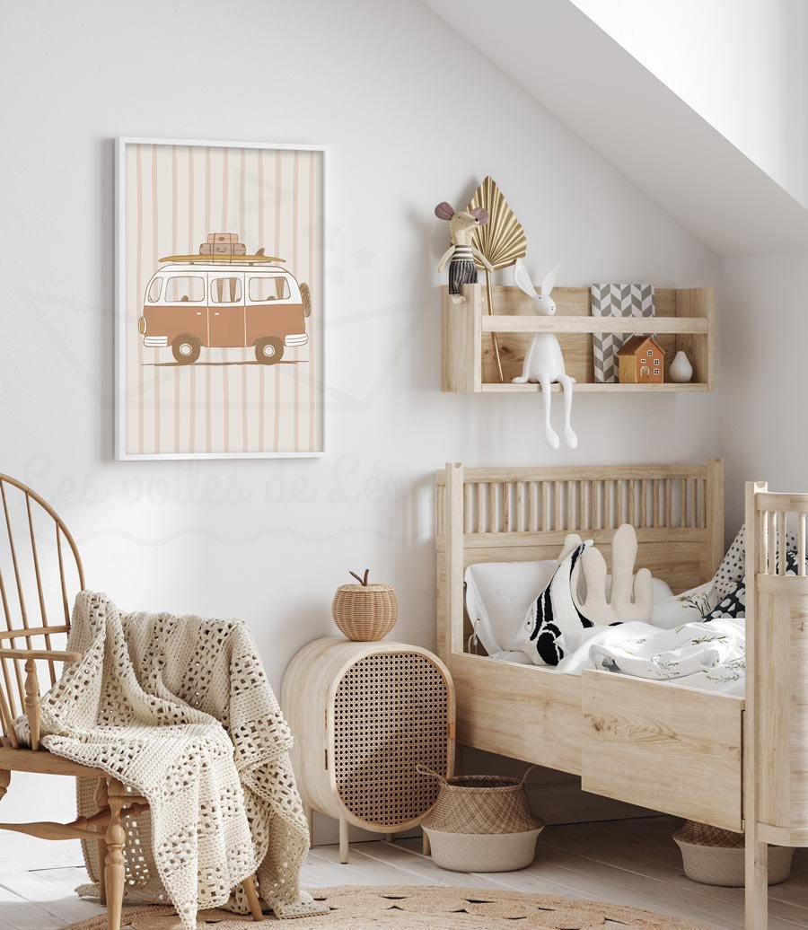 Cadre bois lit enfant avec affiche combi vw personnalisee prenom