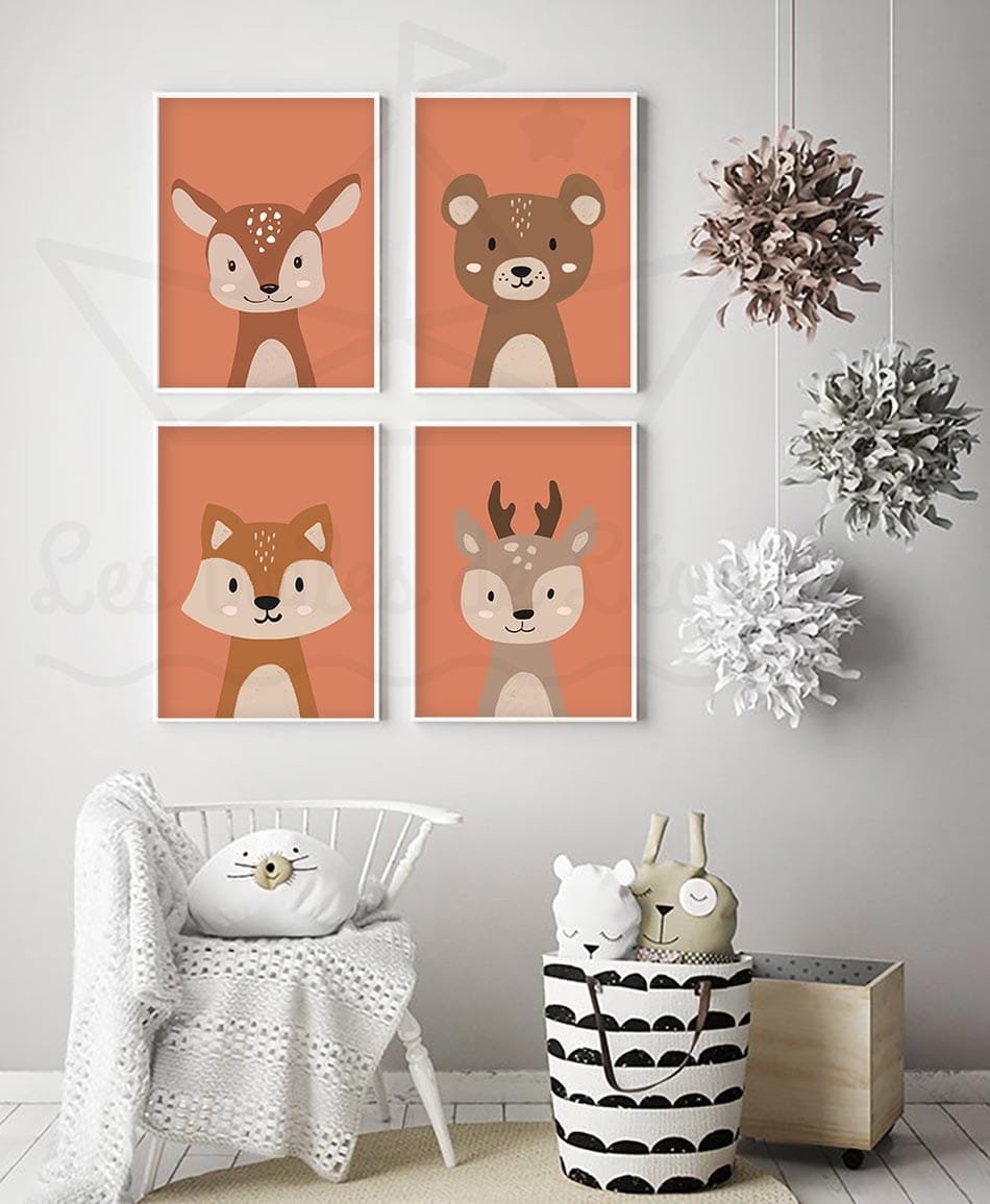 Ambiance chambre bebe style nature avec poster animaux de la foret bebe