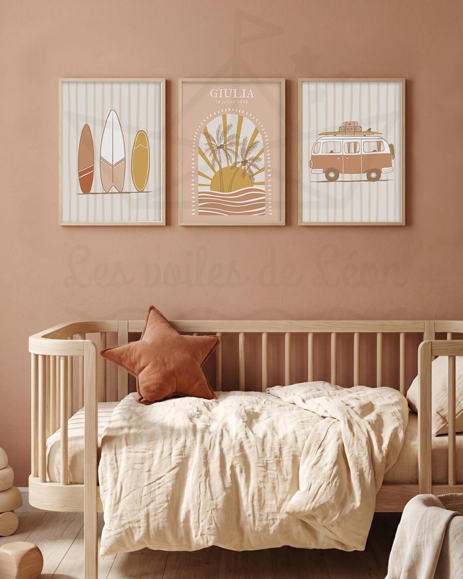 Ambiance deco chambre enfant boheme avec affiche van life surf terracotta
